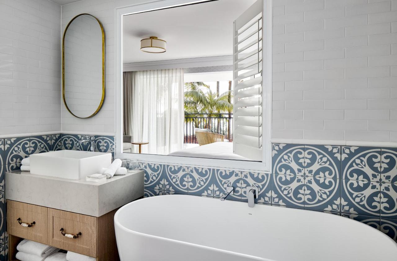The Beachcomber Hotel & Resort, Ascend Hotel Collection 투클리 외부 사진 Bathroom