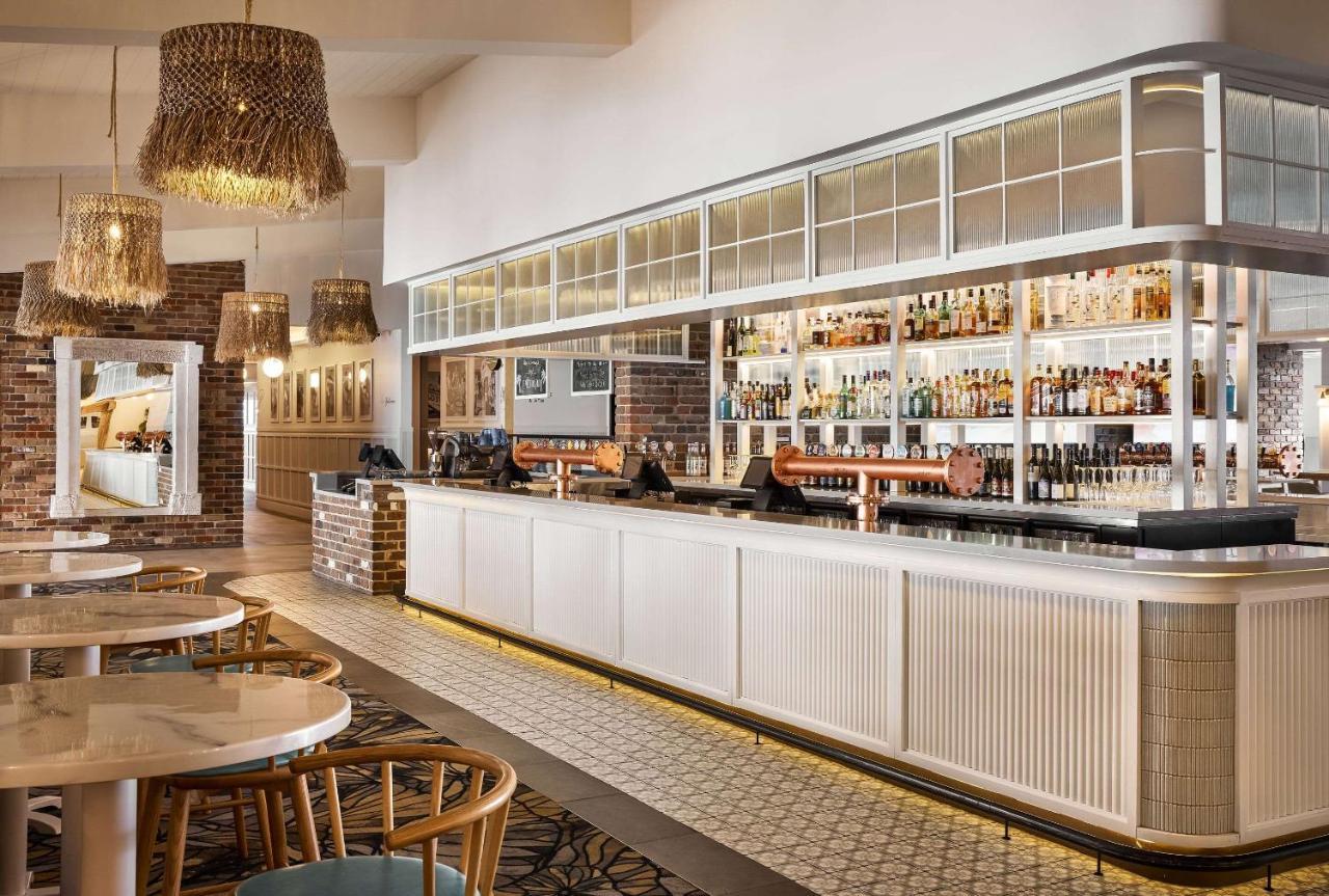 The Beachcomber Hotel & Resort, Ascend Hotel Collection 투클리 외부 사진 The bar at the Riverbank Suite