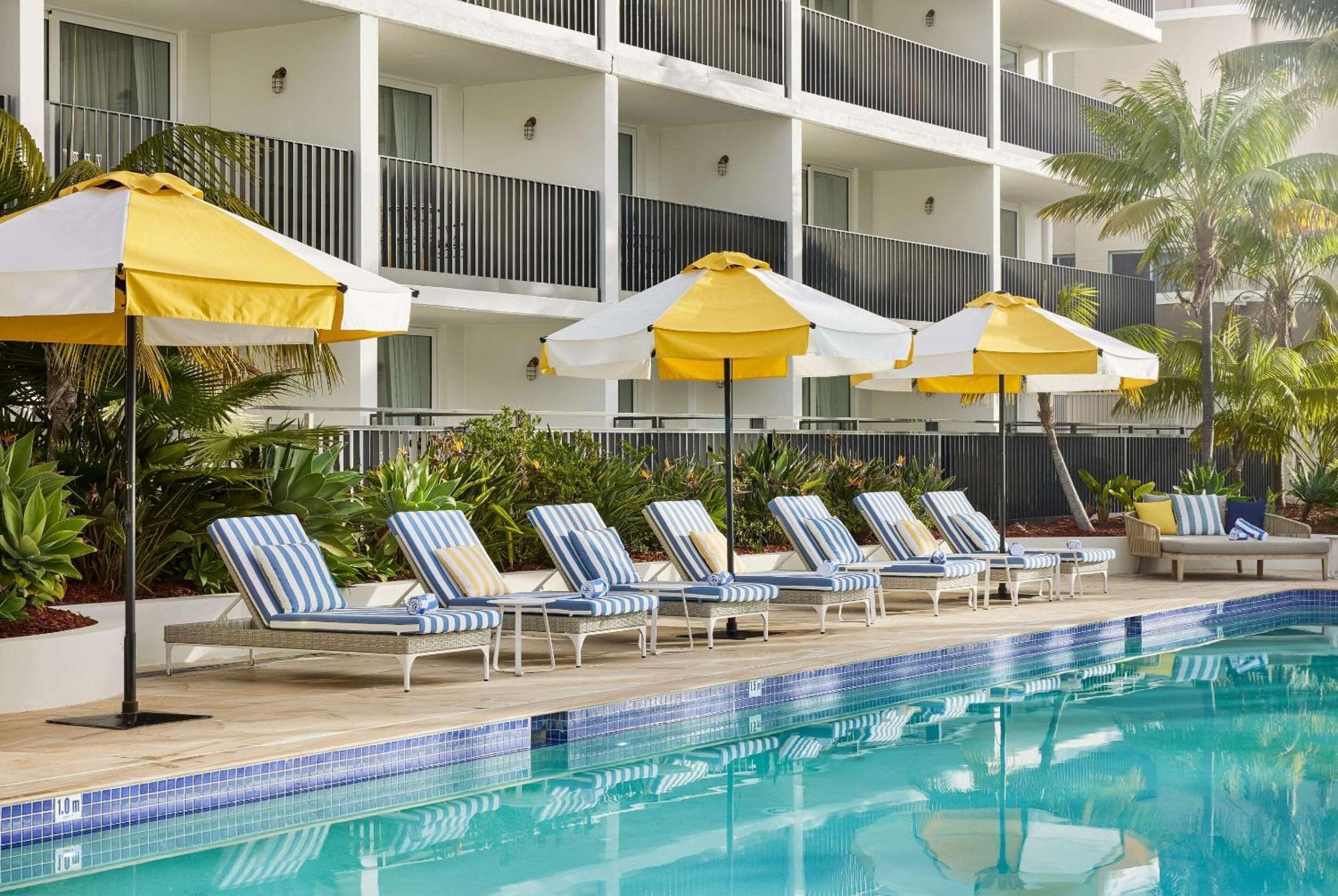 The Beachcomber Hotel & Resort, Ascend Hotel Collection 투클리 외부 사진 The pool at The Standard, East Village