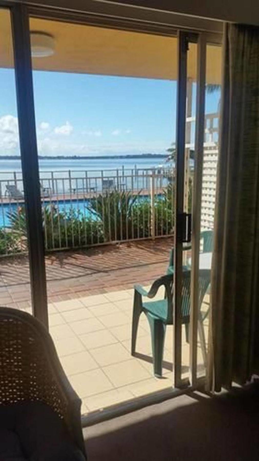 The Beachcomber Hotel & Resort, Ascend Hotel Collection 투클리 외부 사진 View of the pool from a guest room