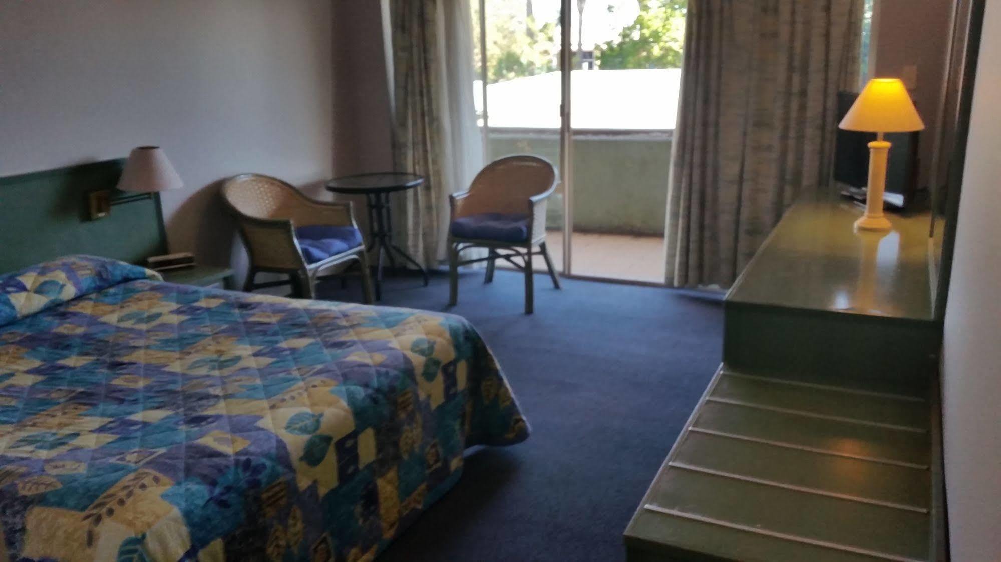 The Beachcomber Hotel & Resort, Ascend Hotel Collection 투클리 외부 사진 A room at the hotel